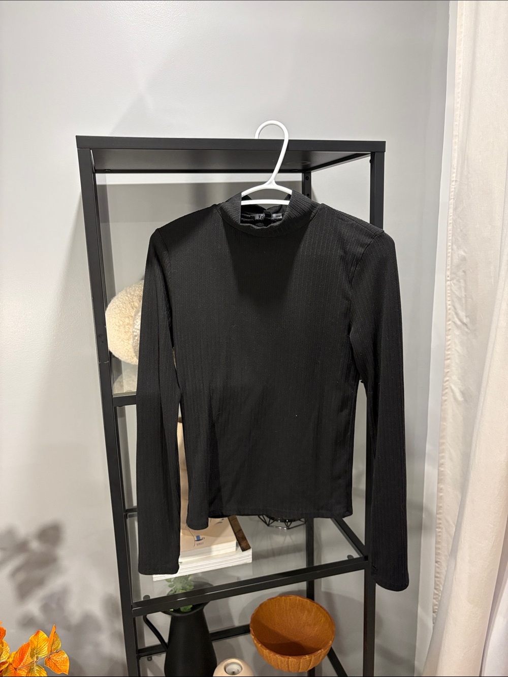 054 Woman’s Black Ribbed Long-Sleeve Sweater